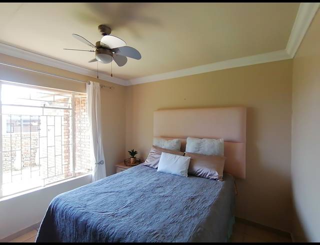 3 BEDROOM FREEHOLD FOR SALE IN MEIRINGSPARK
